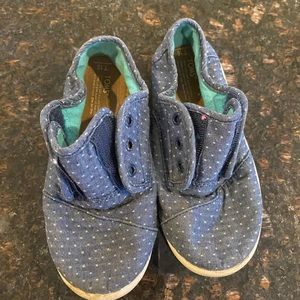 Tom toddler slip on no lace sneaker shoe